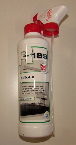 Een flacon R189 Kalk Ex met bijgeleverde sproeikop.