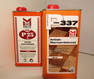 Een flacon P25a antiek marmerbeits en een flacon P337 antiek marmerdekwas naast elkaar.